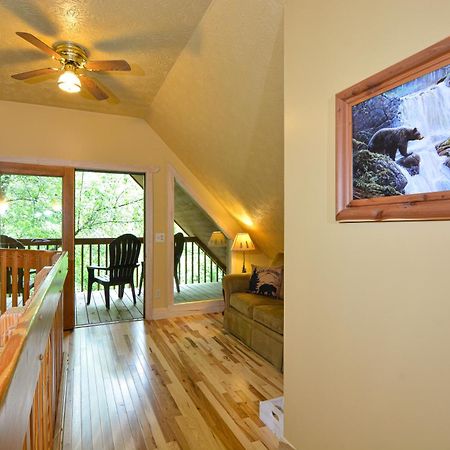 Villa Bear Footin' On The Creek Gatlinburg Zimmer foto